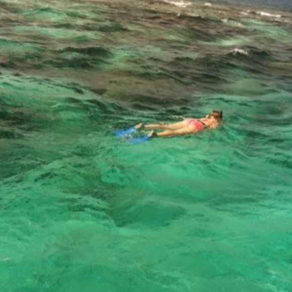 Meet your Posher, Linley - Picture 1 of 1